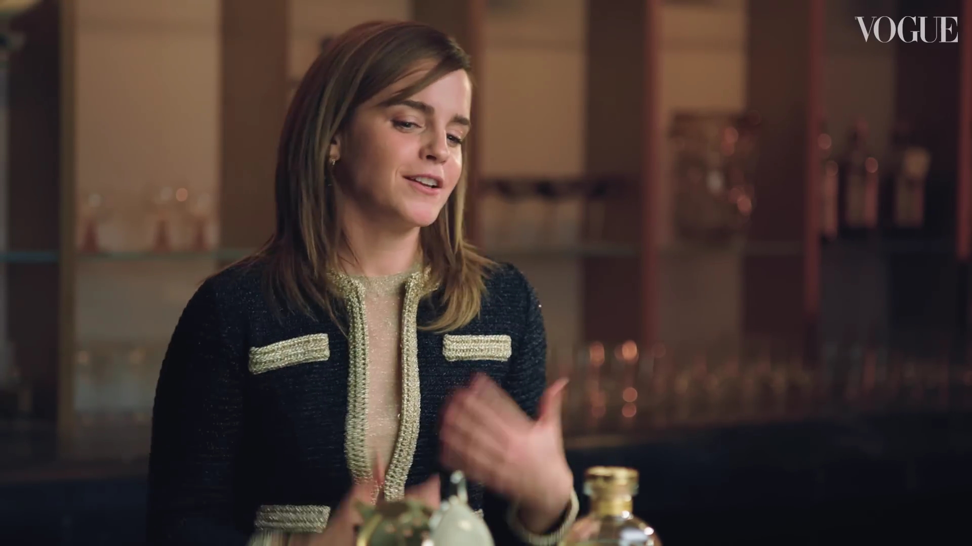 EmmaWatsonFan-dot-nl-2023VougeUK-MakingCocktails0211.jpg