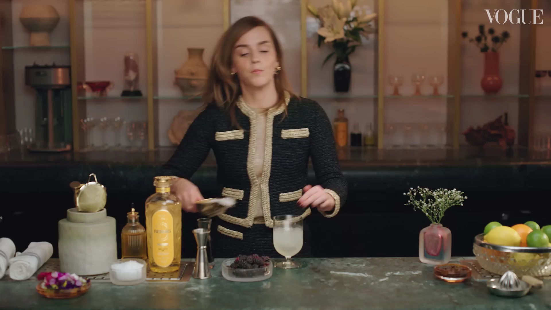 EmmaWatsonFan-dot-nl-2023VougeUK-MakingCocktails0228.jpg