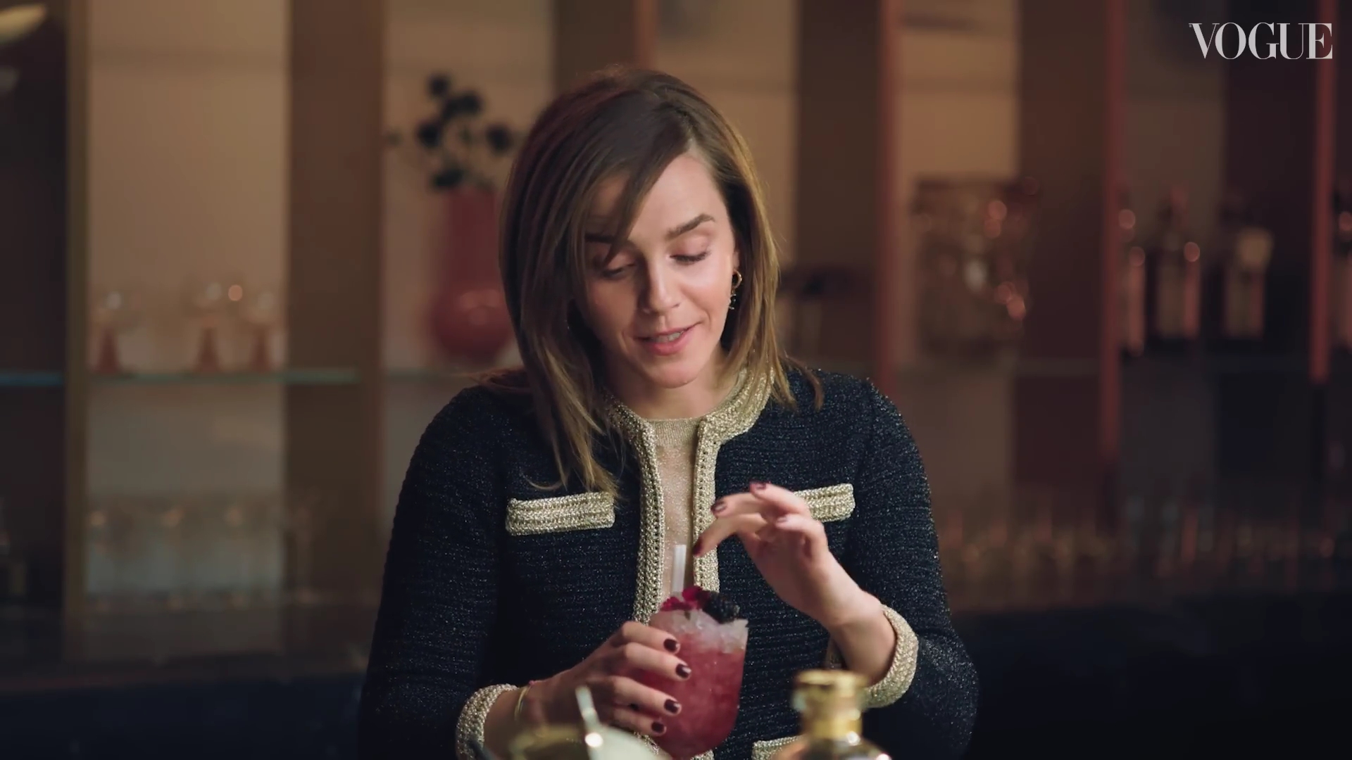EmmaWatsonFan-dot-nl-2023VougeUK-MakingCocktails0256.jpg EmmaWatsonFan-dot-nl-2023VougeUK-MakingCocktails0256.jpg