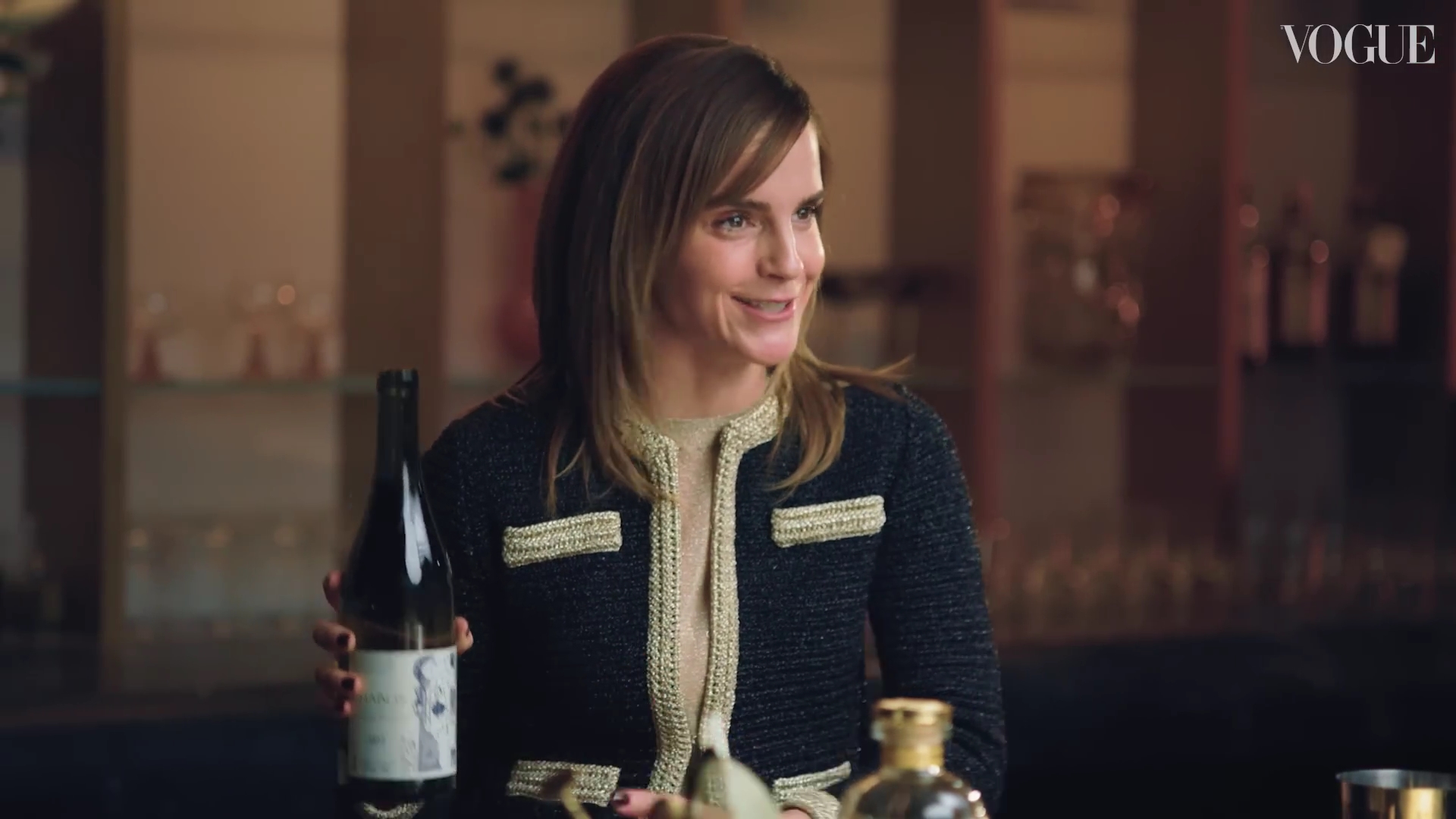 EmmaWatsonFan-dot-nl-2023VougeUK-MakingCocktails0334.jpg