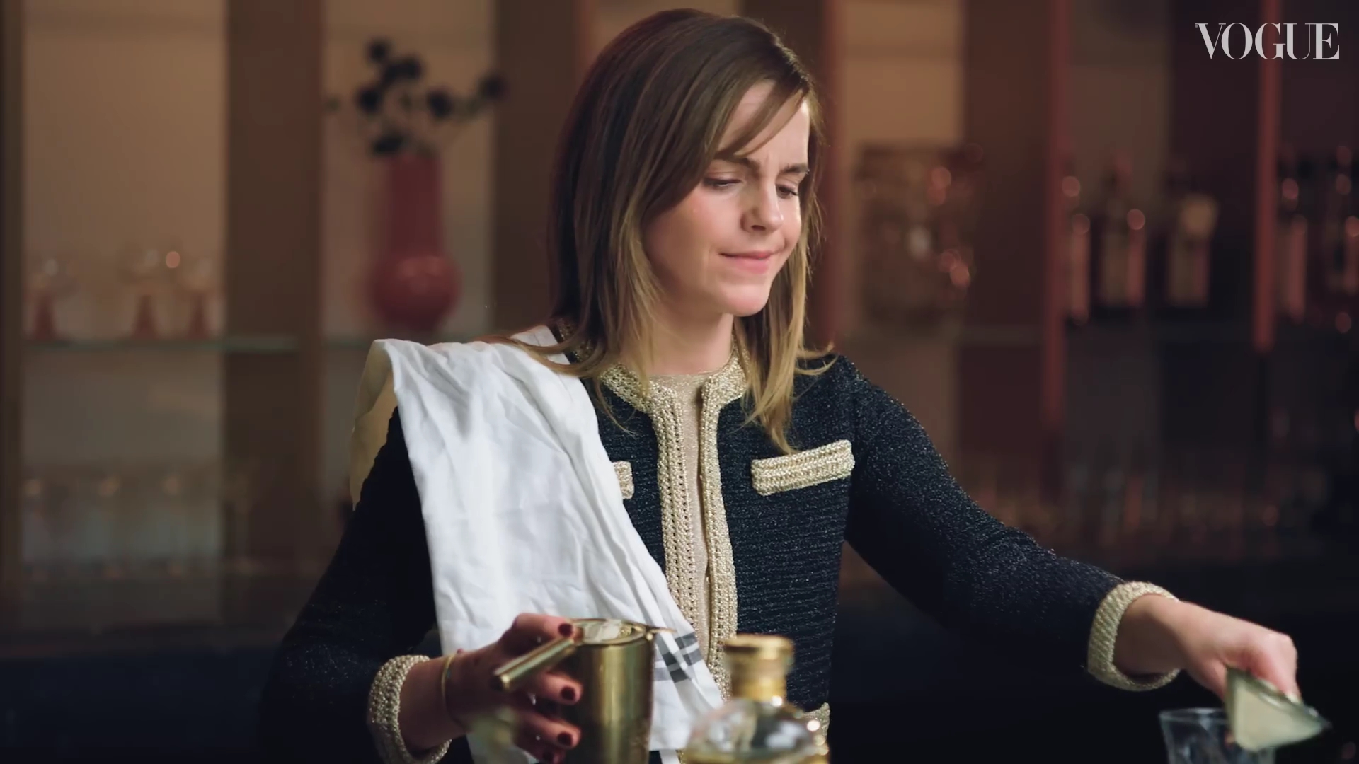 EmmaWatsonFan-dot-nl-2023VougeUK-MakingCocktails0391.jpg