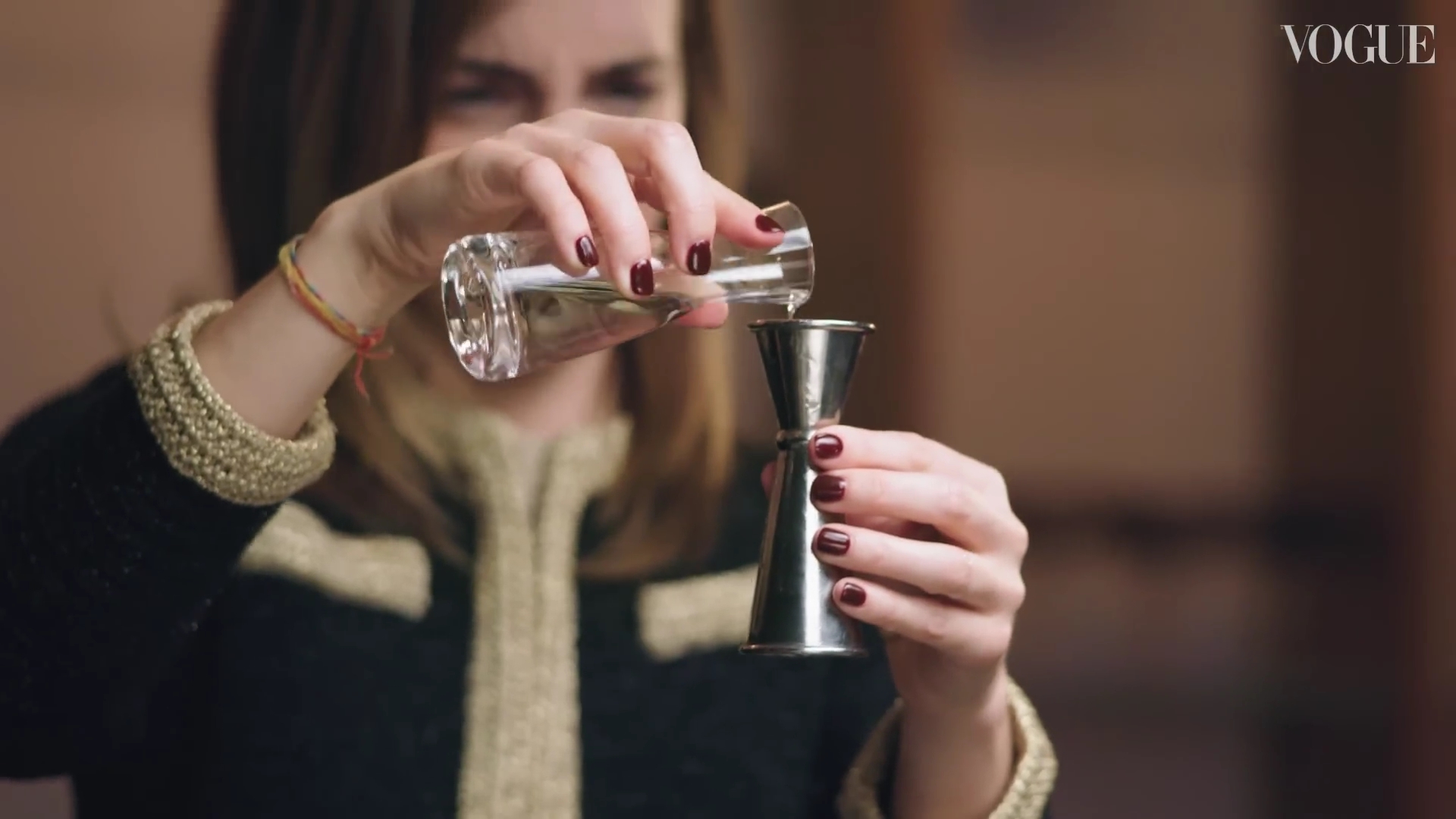 EmmaWatsonFan-dot-nl-2023VougeUK-MakingCocktails0456.jpg