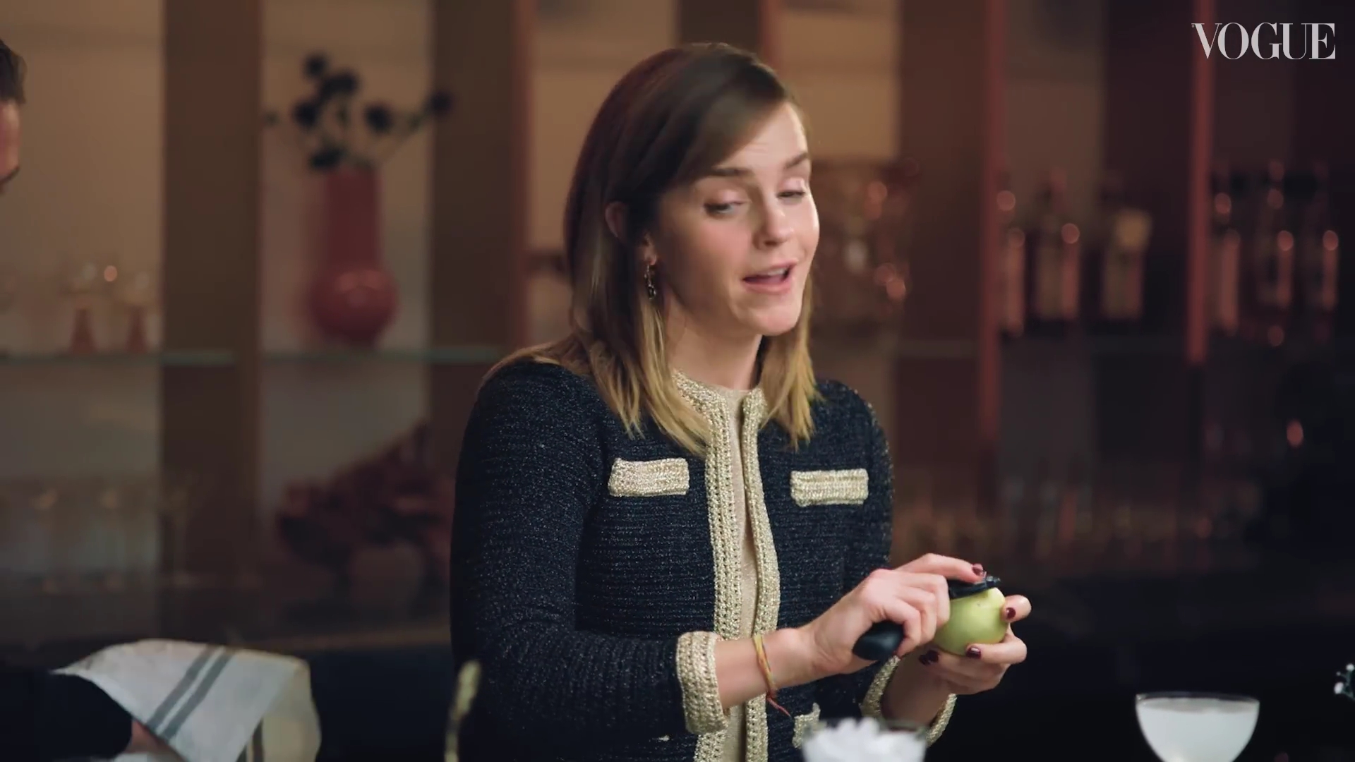 EmmaWatsonFan-dot-nl-2023VougeUK-MakingCocktails0477.jpg