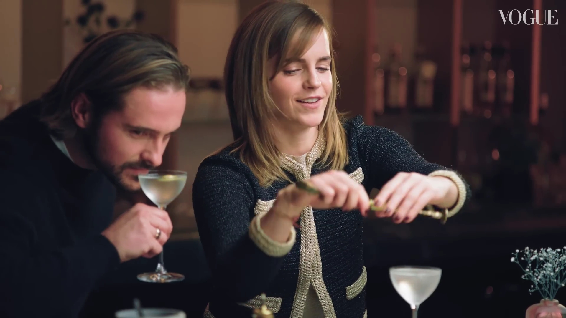 EmmaWatsonFan-dot-nl-2023VougeUK-MakingCocktails0504.jpg