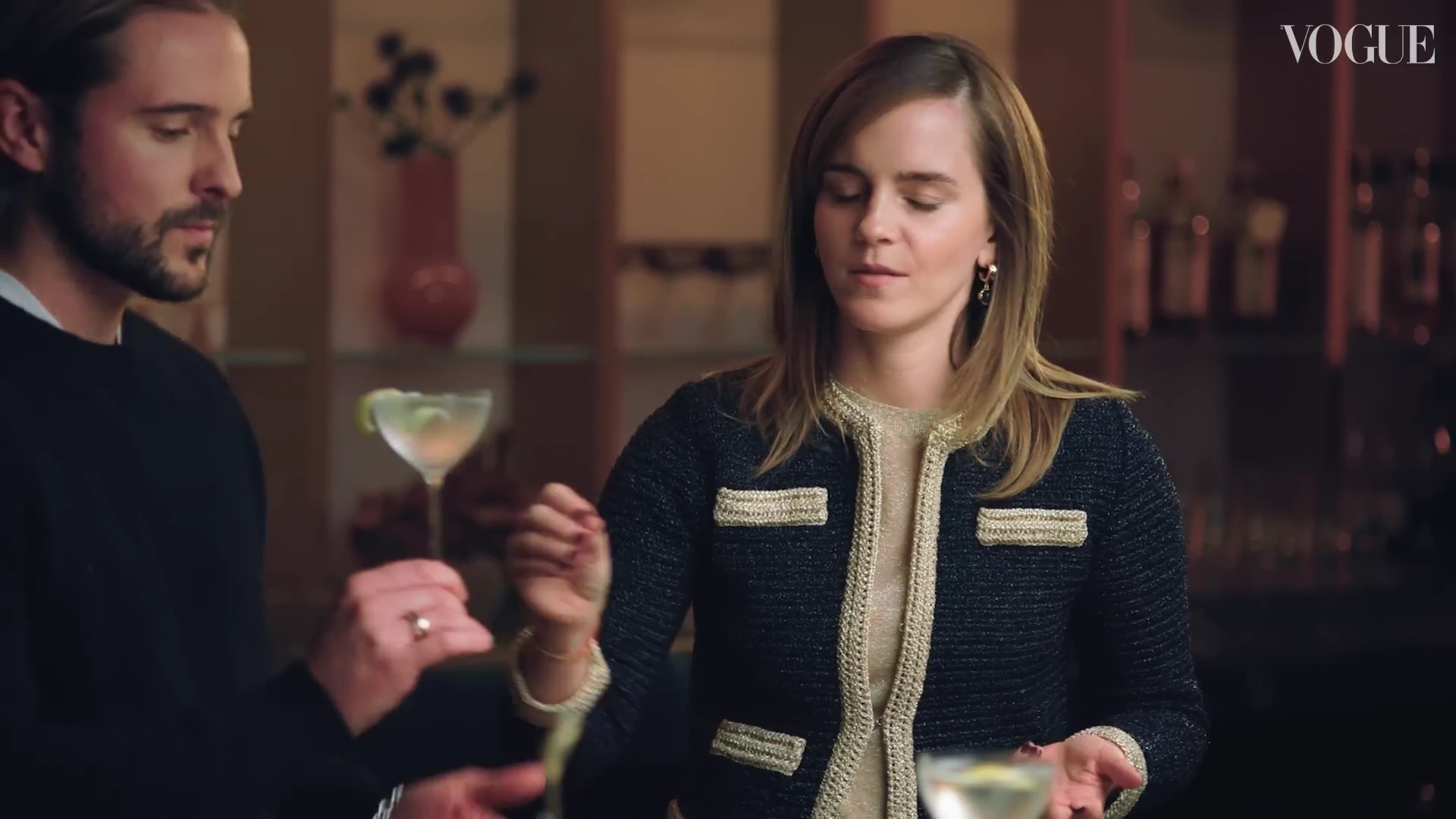 EmmaWatsonFan-dot-nl-2023VougeUK-MakingCocktails0509.jpg
