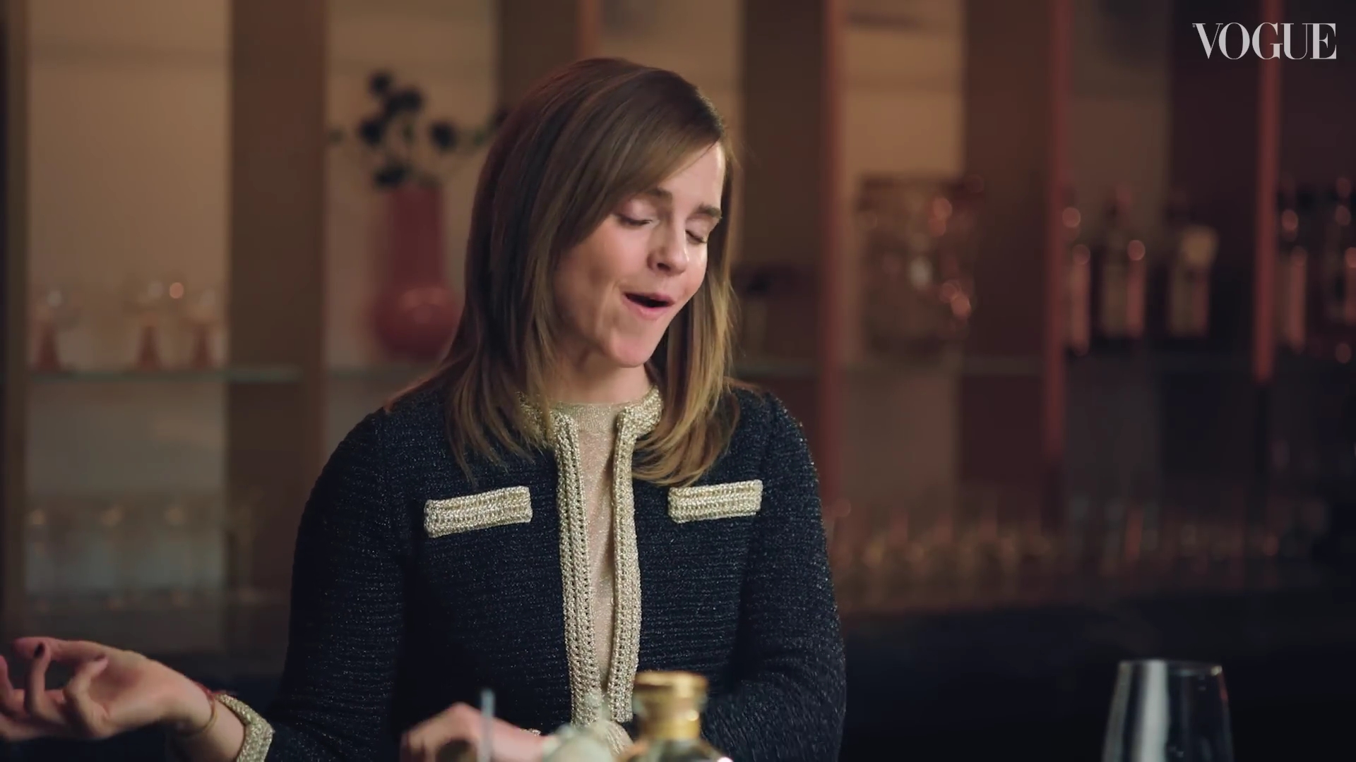 EmmaWatsonFan-dot-nl-2023VougeUK-MakingCocktails0545.jpg