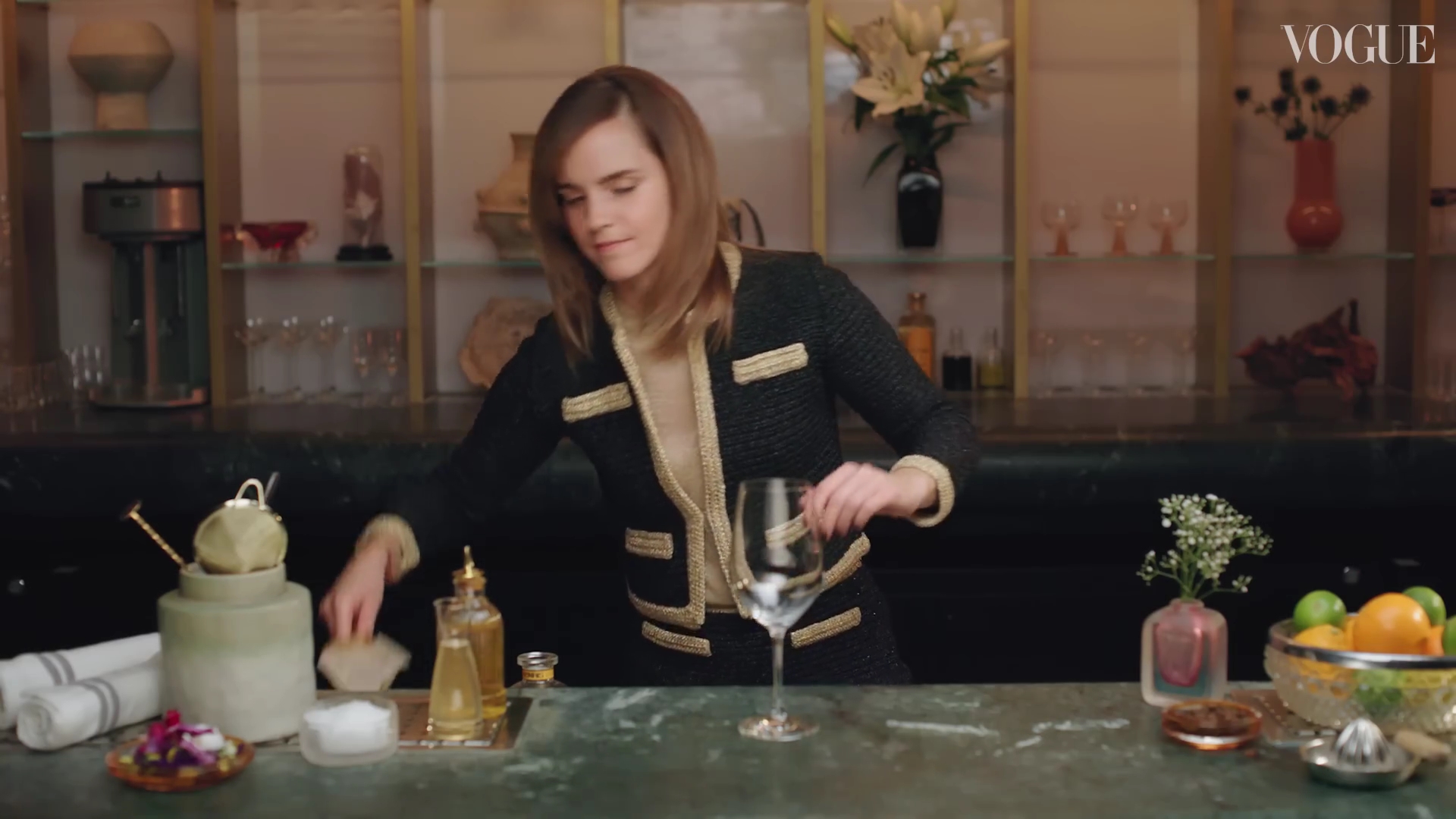 EmmaWatsonFan-dot-nl-2023VougeUK-MakingCocktails0550.jpg