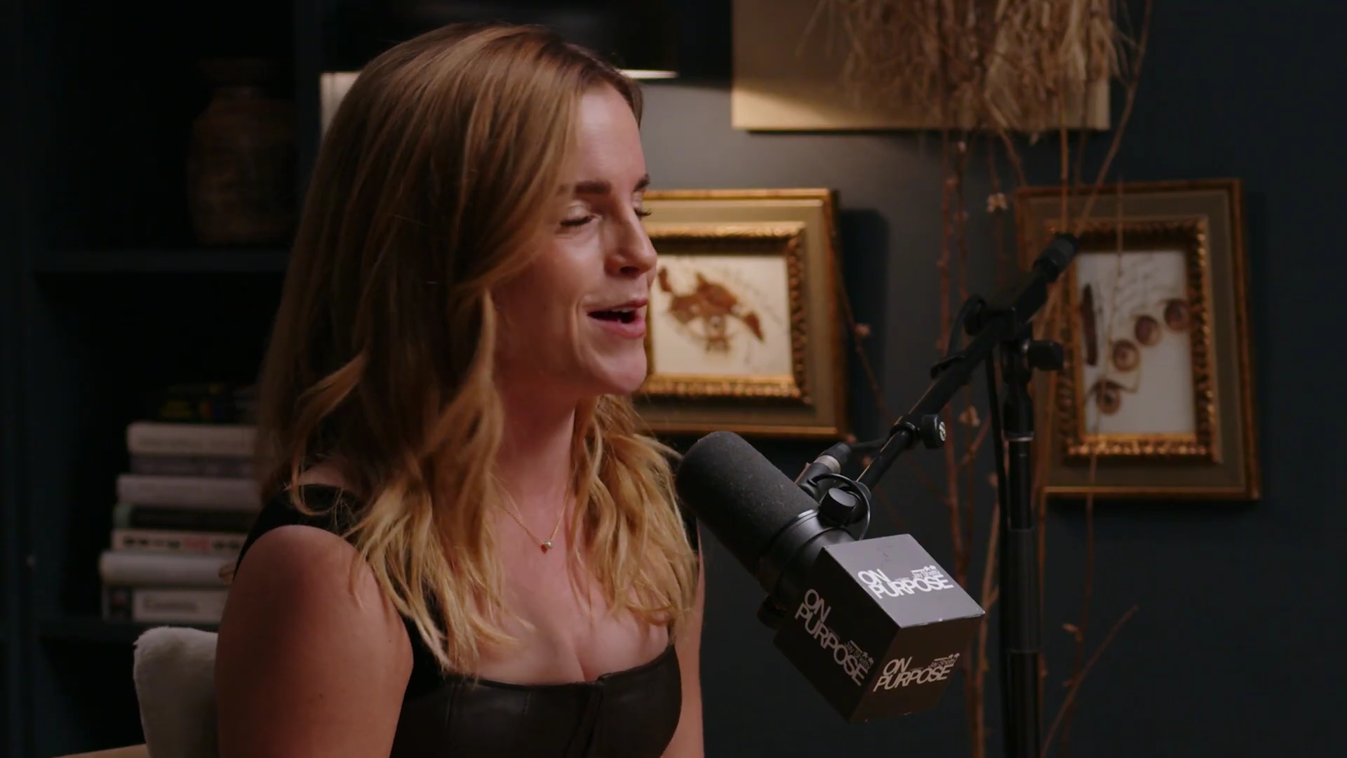 EmmaWatsonFan-dot-nl_2025OnPurposeWithJayShetty0239.jpg