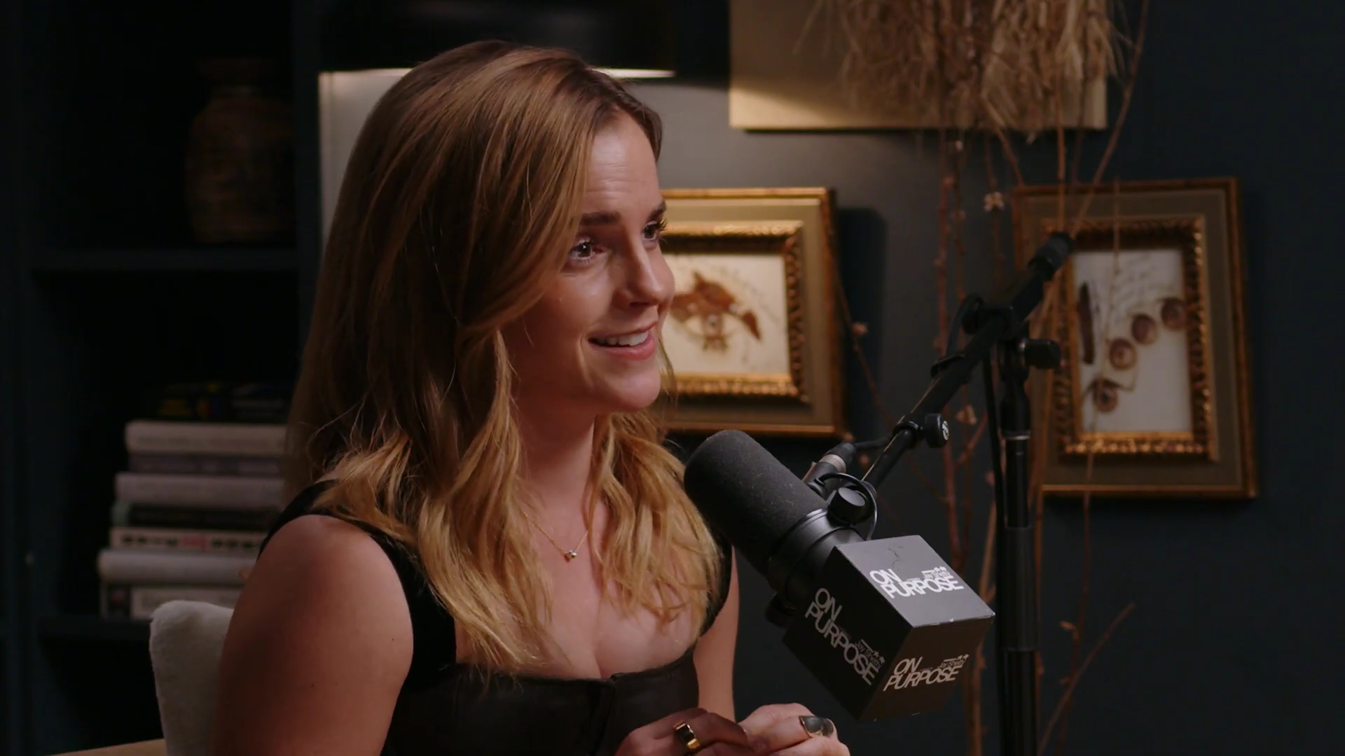 EmmaWatsonFan-dot-nl_2025OnPurposeWithJayShetty0455.jpg