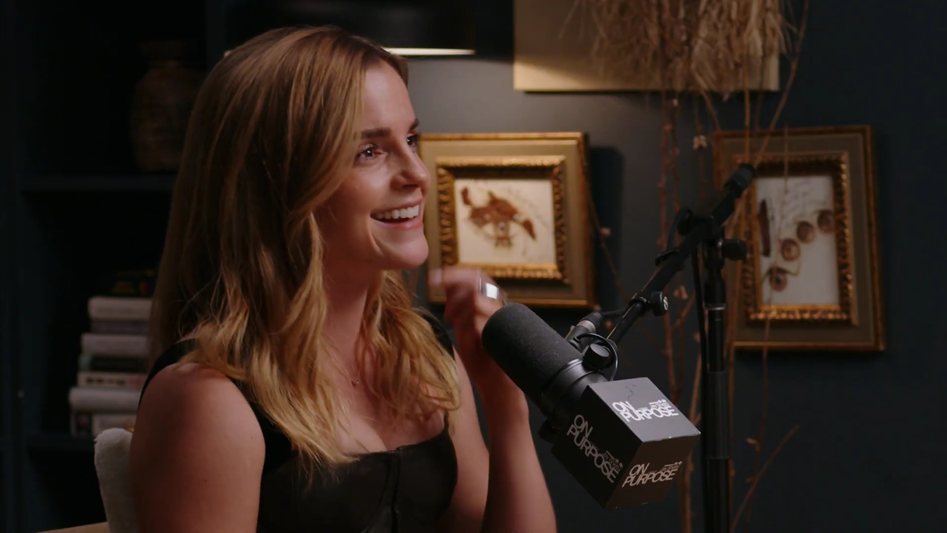 EmmaWatsonFan-dot-nl_2025OnPurposeWithJayShetty0457.jpg