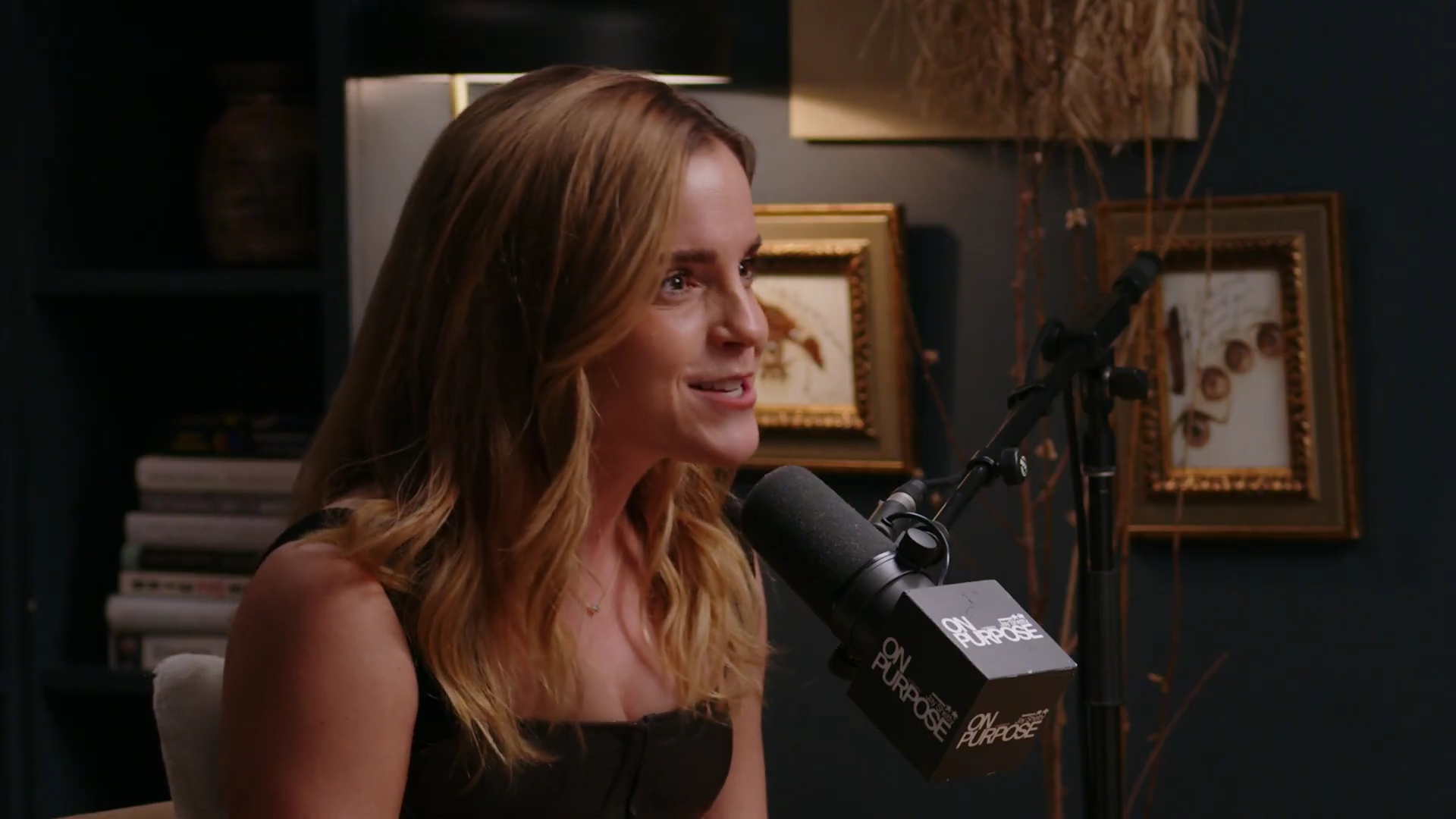 EmmaWatsonFan-dot-nl_2025OnPurposeWithJayShetty0458.jpg