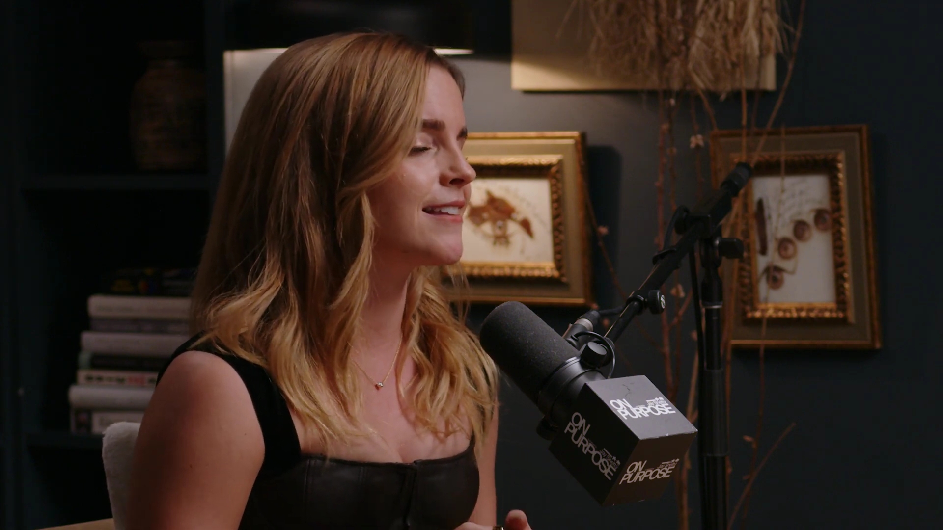 EmmaWatsonFan-dot-nl_2025OnPurposeWithJayShetty0540.jpg