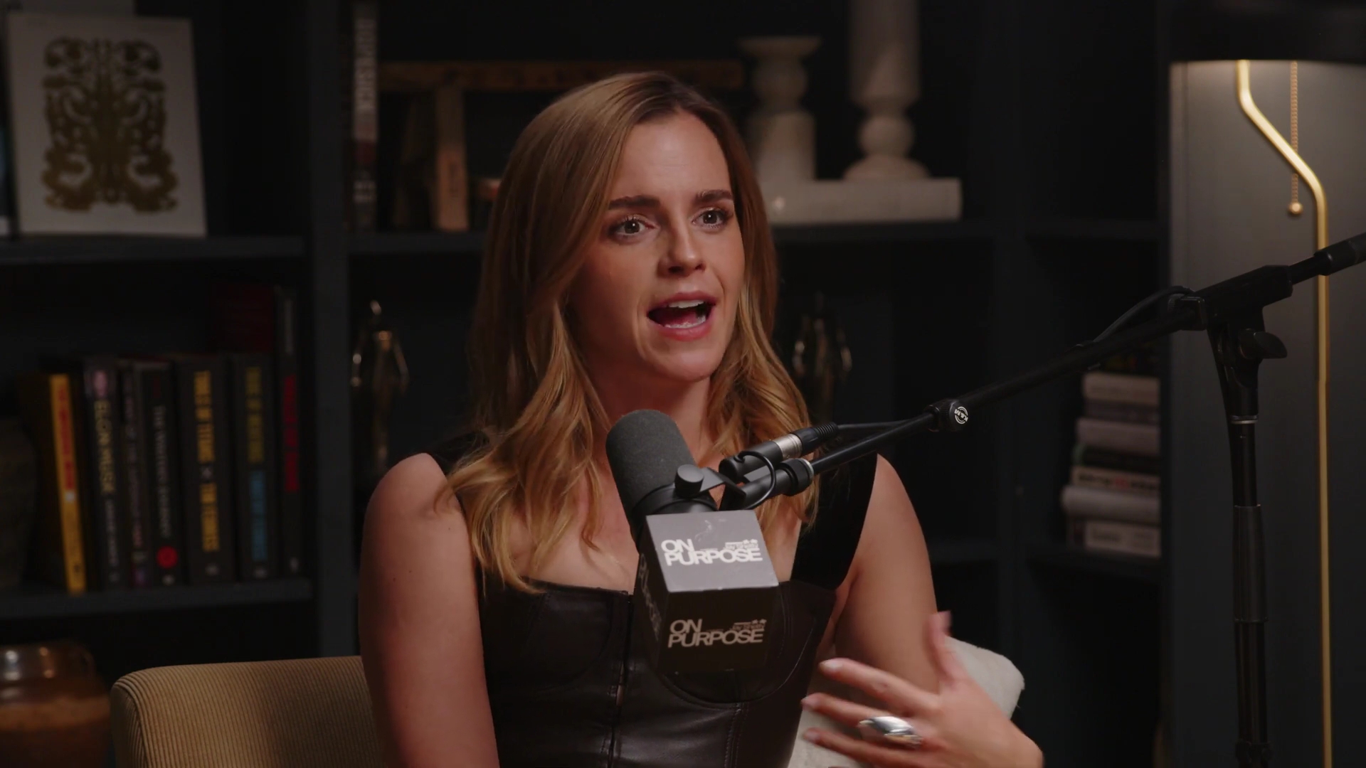 EmmaWatsonFan-dot-nl_2025OnPurposeWithJayShetty1975.jpg
