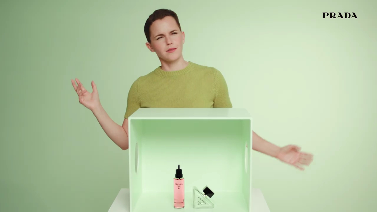 EmmaWatsonFan-dot-nl_PRADAPARADOXE-RefillyourfragrancewithEmmaWatson0023.jpg