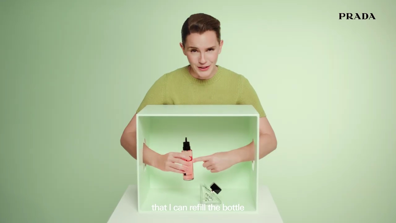EmmaWatsonFan-dot-nl_PRADAPARADOXE-RefillyourfragrancewithEmmaWatson0033.jpg