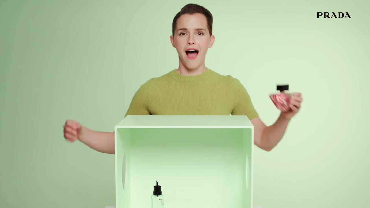 EmmaWatsonFan-dot-nl_PRADAPARADOXE-RefillyourfragrancewithEmmaWatson0118.jpg