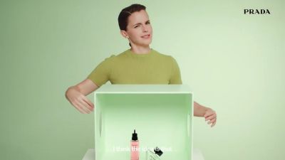 EmmaWatsonFan-dot-nl_PRADAPARADOXE-RefillyourfragrancewithEmmaWatson0025.jpg