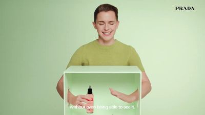 EmmaWatsonFan-dot-nl_PRADAPARADOXE-RefillyourfragrancewithEmmaWatson0038.jpg