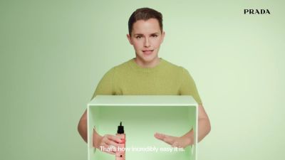 EmmaWatsonFan-dot-nl_PRADAPARADOXE-RefillyourfragrancewithEmmaWatson0043.jpg