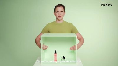 EmmaWatsonFan-dot-nl_PRADAPARADOXE-RefillyourfragrancewithEmmaWatson0055.jpg
