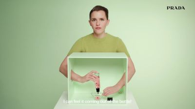 EmmaWatsonFan-dot-nl_PRADAPARADOXE-RefillyourfragrancewithEmmaWatson0081.jpg