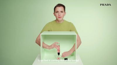 EmmaWatsonFan-dot-nl_PRADAPARADOXE-RefillyourfragrancewithEmmaWatson0082.jpg