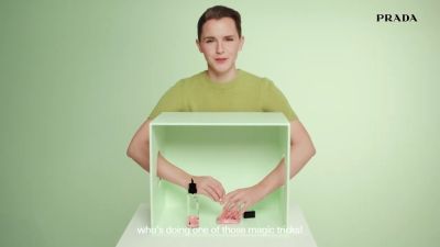 EmmaWatsonFan-dot-nl_PRADAPARADOXE-RefillyourfragrancewithEmmaWatson0109.jpg