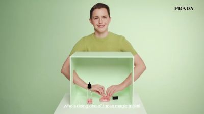 EmmaWatsonFan-dot-nl_PRADAPARADOXE-RefillyourfragrancewithEmmaWatson0111.jpg