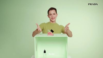 EmmaWatsonFan-dot-nl_PRADAPARADOXE-RefillyourfragrancewithEmmaWatson0125.jpg