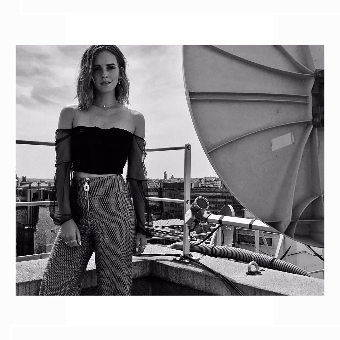 23 juni 2017: Le Bristol makes its own honey on the roof! 🇫🇷 🐝 ❤ 
The @edun trousers are created by artisans in Burkina Faso, featuring a zipper made from recycled brass. EDUN is building long-term, sustainable growth opportunities by supporting manufacturers, community-based initiatives and partnering with African artists and artisans.
Top is @breelayneofficial and made in downtown LA by local artisans from mesh and lined in silk. Both materials were leftovers discarded by other designers, and were bought to recycle and repurpose in new garments. For every item sold, a tree is planted.
Bag made in a family-owned factory in Alicante, Spain by @m2malletier. The factory was opened in 1981 by shoe designer Jaime Romero and his wife. Today, 25 artisans from the local town of Sax work in the factory and have been working there for at least 15 years. Everything is handcrafted using skills and traditions which have been passed down generations.
Shoes @creaturesofcomfort, crafted in a small factory just outside of Florence. Creatures of Comfort recently participated in #womentogether and #whyimarch campaigns donating a portion of its proceeds to Planned Parenthood and the ACLU and SPL Center. The brand is also participating in a campaign headed by Women for Women International that supports women in war zones.
@shiffonco jewellery made in New York City. Half the profit from Shiffon's pinky ring collection and 10% of profits from all other Shiffon products directly fund seed grants for female entrepreneurs and companies that promote the well-being of women. Through partnering with One Young World, Shiffon has been able to reach a growing group of young innovators across the globe.
All fashion info verified by @ecoage 
All beauty brands are cruelty-free and formulated using both natural, mineral and organic ingredients.
Beauty info verified by @contentbeauty
