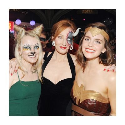 31 juli: Sexy and scary! 👻 You smashed this. All the love to you Jo. Happy Birthday!!!! Extra points to @msevylynch for being the most perfect cat. 🐯
