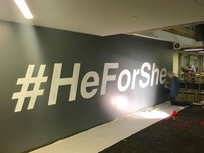 08 oktober: Twitter HQ painted our #HeForShe hashtag on their wall: 
