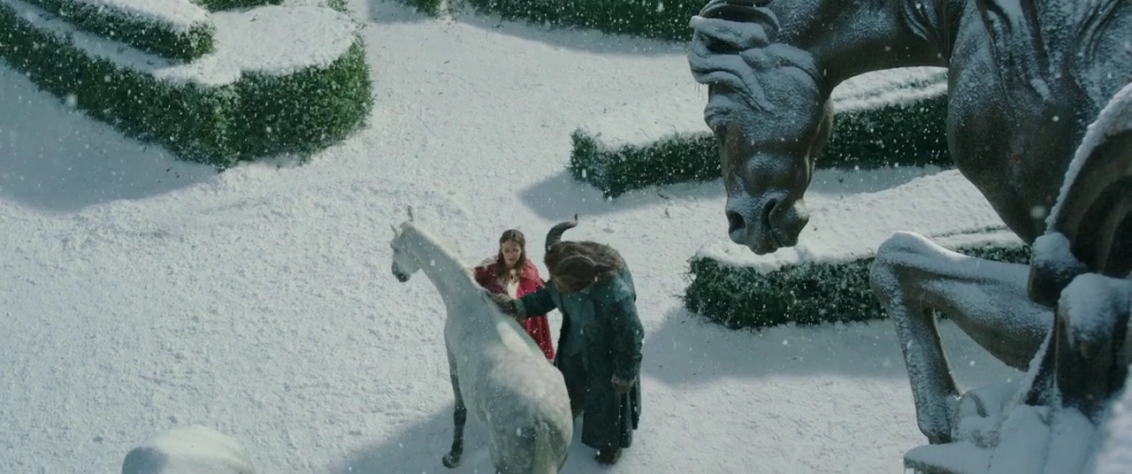 EmmaWatsonFan-dot-NL_BeautyAndtheBeast3926.jpg EmmaWatsonFan-dot-NL_BeautyAndtheBeast3926.jpg