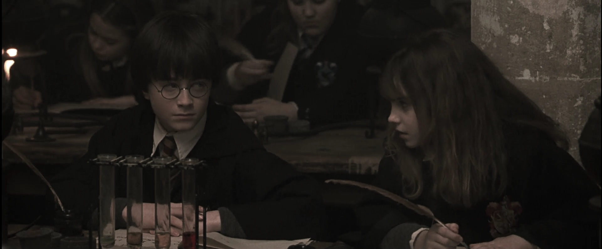 EmmaWatsonFan-dot-nl_HarryPotterandthePhilosophersStone1109.jpg EmmaWatsonFan-dot-nl_HarryPotterandthePhilosophersStone1109.jpg