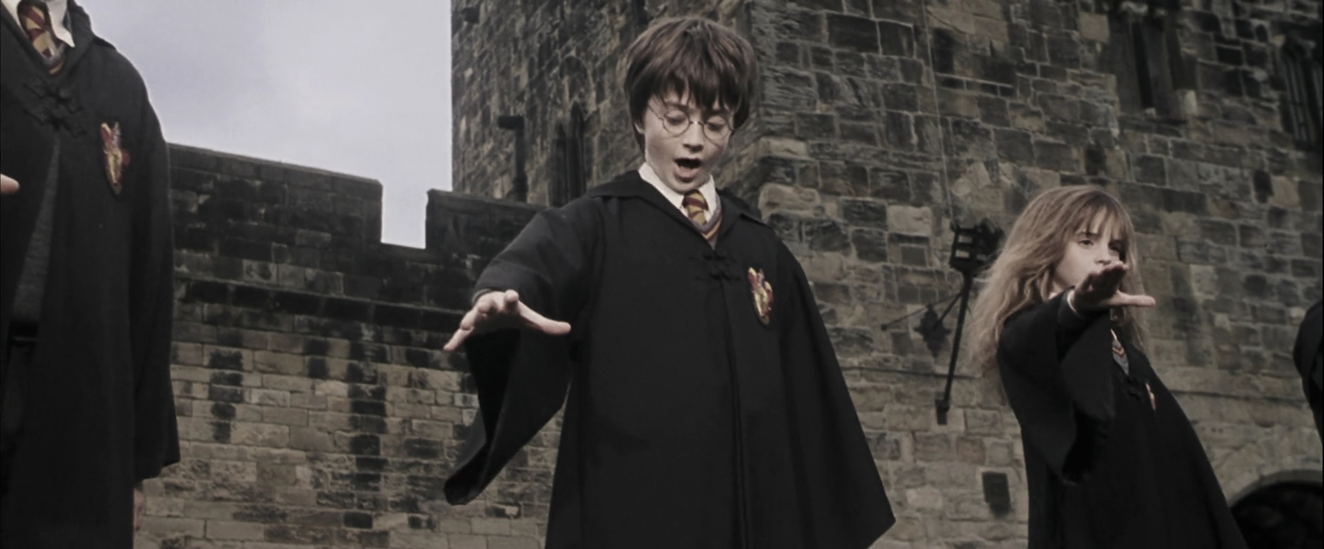 EmmaWatsonFan-dot-nl_HarryPotterandthePhilosophersStone1245.jpg EmmaWatsonFan-dot-nl_HarryPotterandthePhilosophersStone1245.jpg