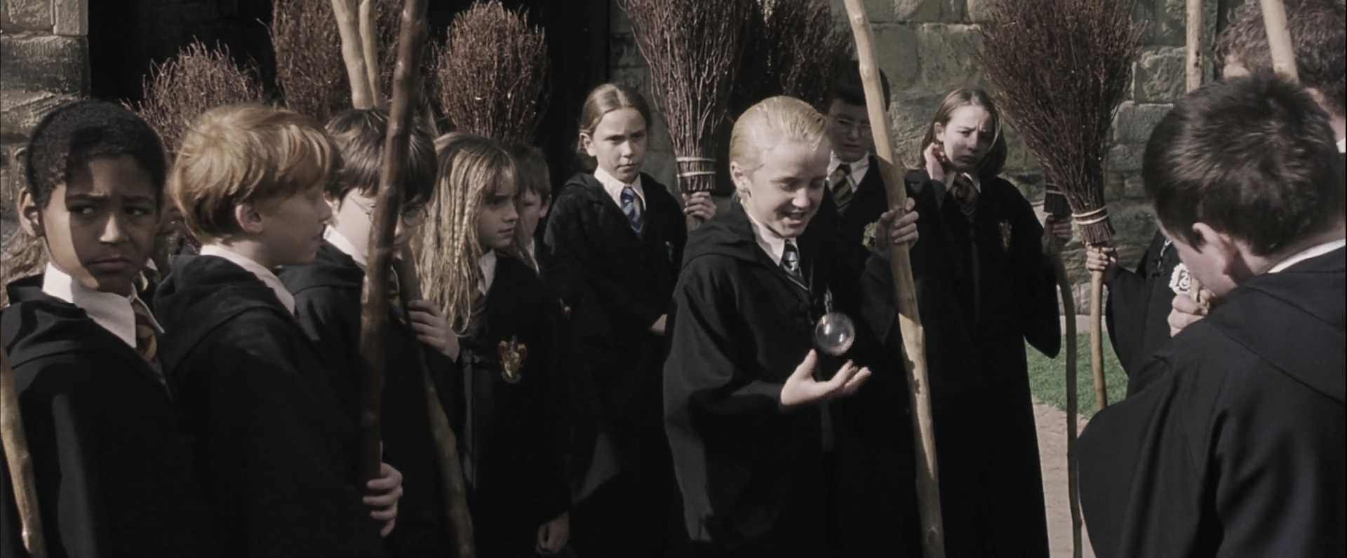 EmmaWatsonFan-dot-nl_HarryPotterandthePhilosophersStone1370.jpg
