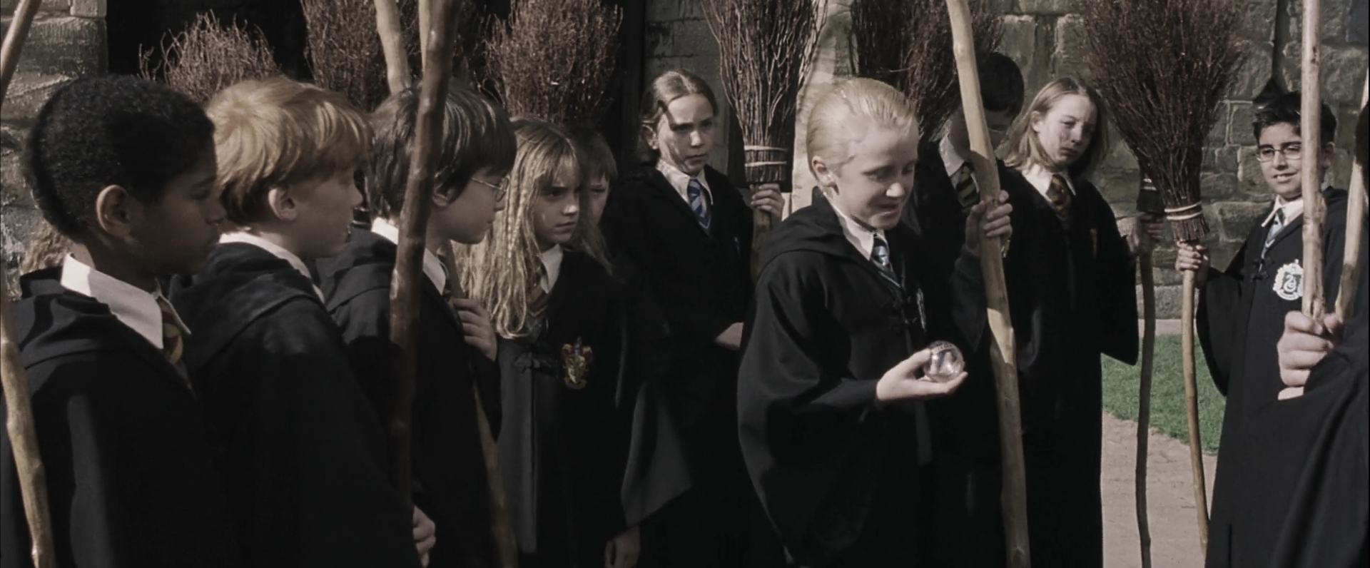 EmmaWatsonFan-dot-nl_HarryPotterandthePhilosophersStone1371.jpg