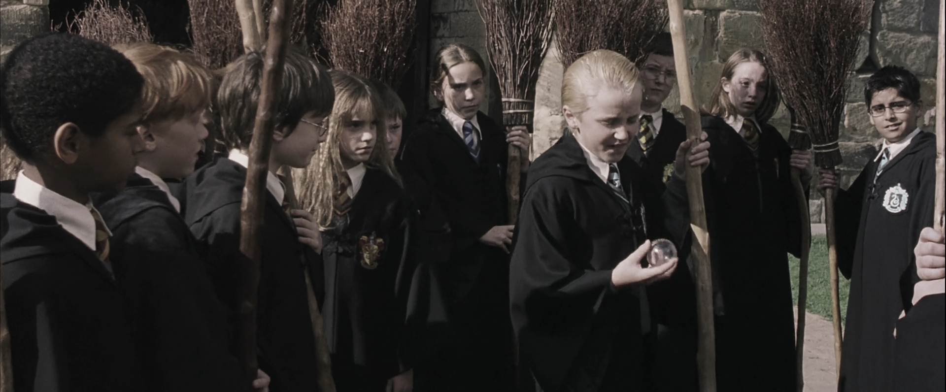 EmmaWatsonFan-dot-nl_HarryPotterandthePhilosophersStone1372.jpg