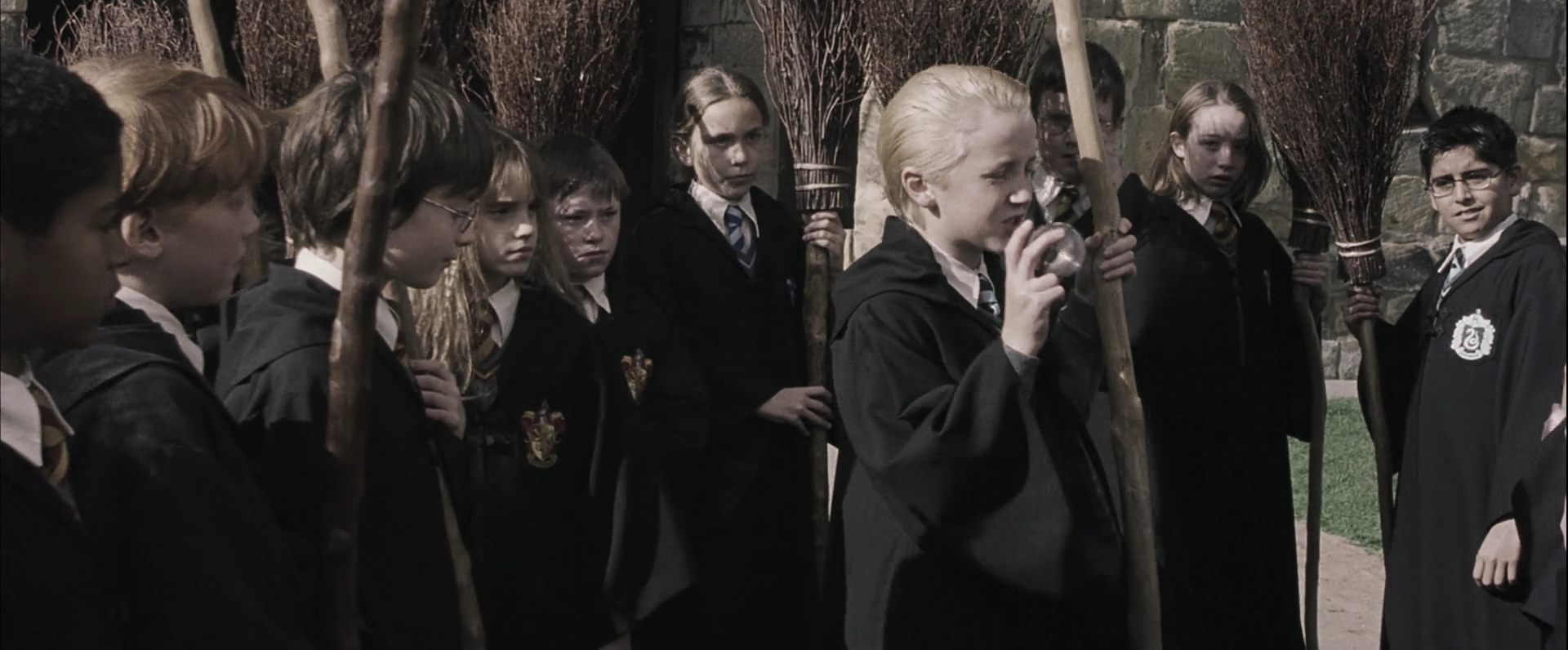EmmaWatsonFan-dot-nl_HarryPotterandthePhilosophersStone1373.jpg