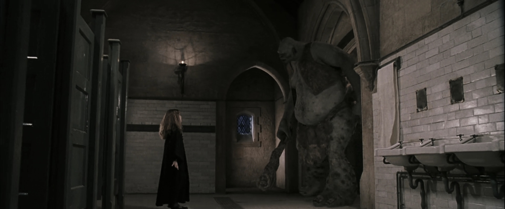 EmmaWatsonFan-dot-nl_HarryPotterandthePhilosophersStone2100.jpg EmmaWatsonFan-dot-nl_HarryPotterandthePhilosophersStone2100.jpg