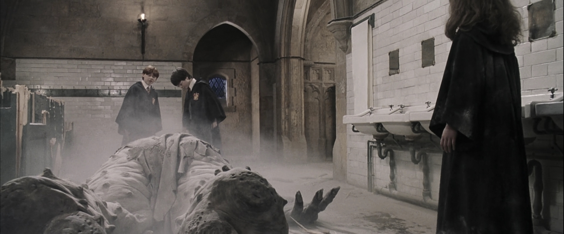 EmmaWatsonFan-dot-nl_HarryPotterandthePhilosophersStone2209.jpg EmmaWatsonFan-dot-nl_HarryPotterandthePhilosophersStone2209.jpg