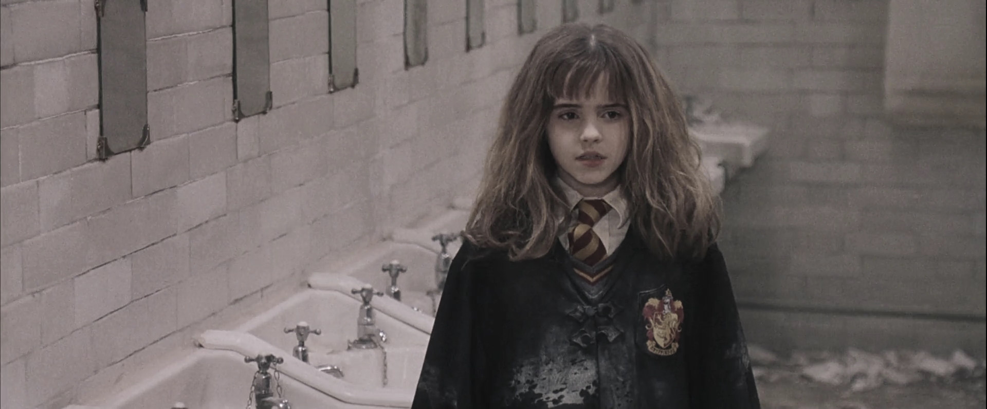 EmmaWatsonFan-dot-nl_HarryPotterandthePhilosophersStone2231.jpg EmmaWatsonFan-dot-nl_HarryPotterandthePhilosophersStone2231.jpg