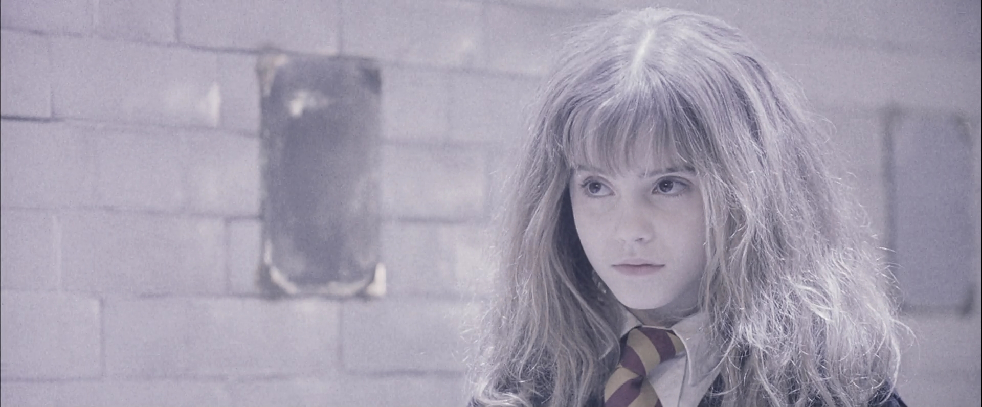 EmmaWatsonFan-dot-nl_HarryPotterandthePhilosophersStone2283.jpg EmmaWatsonFan-dot-nl_HarryPotterandthePhilosophersStone2283.jpg