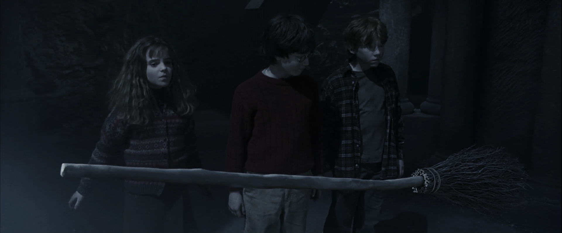 EmmaWatsonFan-dot-nl_HarryPotterandthePhilosophersStone5087.jpg EmmaWatsonFan-dot-nl_HarryPotterandthePhilosophersStone5087.jpg