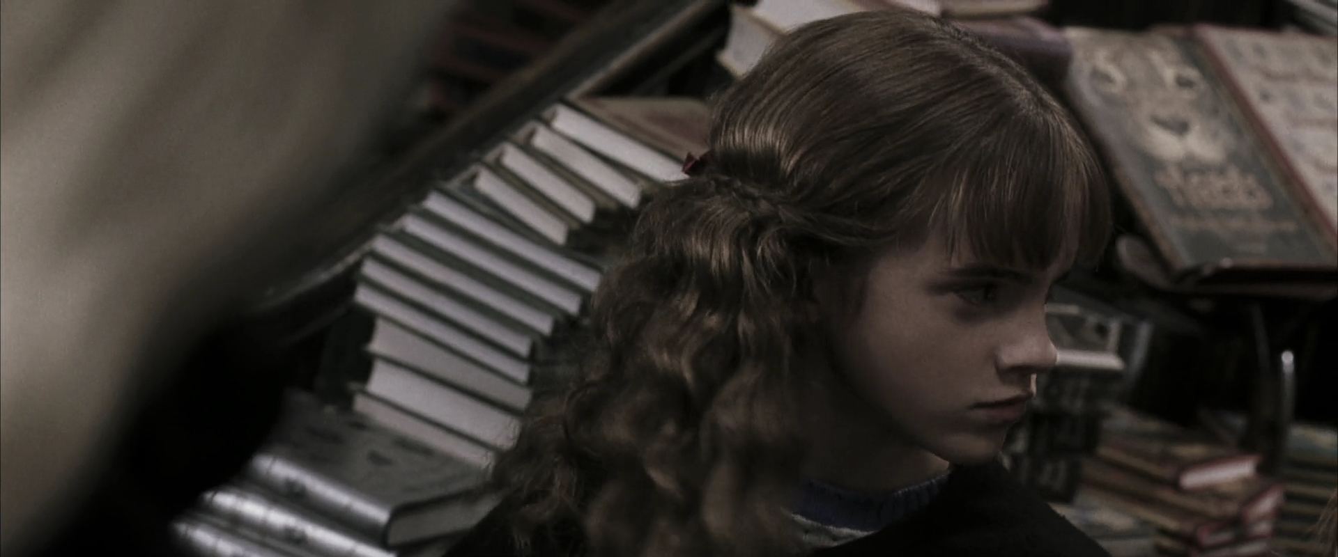 EmmaWatsonFan-dot-nl_HarryPotterandtheChamberOfSecrets0211.jpg