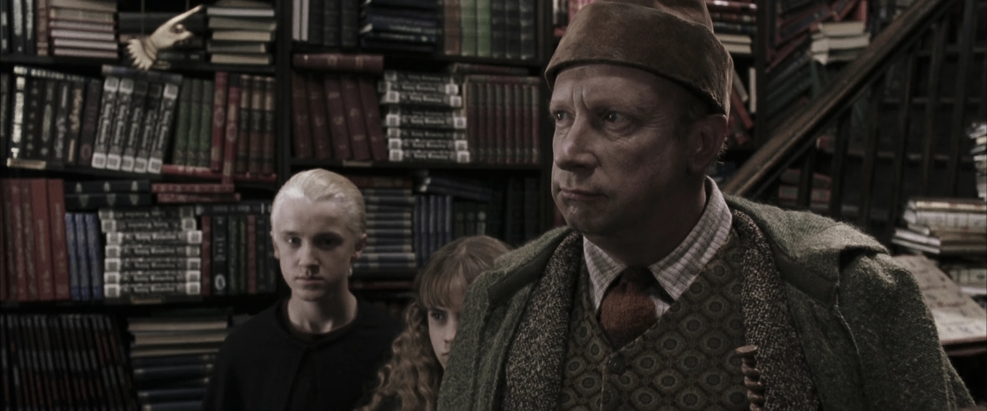 EmmaWatsonFan-dot-nl_HarryPotterandtheChamberOfSecrets0286.jpg