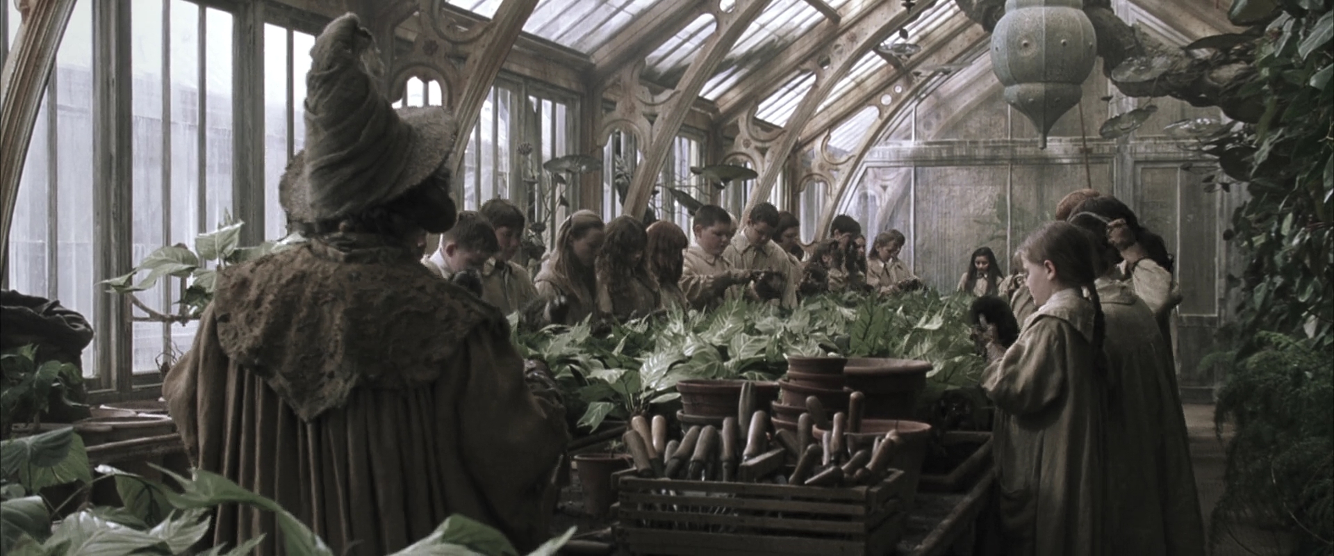 EmmaWatsonFan-dot-nl_HarryPotterandtheChamberOfSecrets0874.jpg EmmaWatsonFan-dot-nl_HarryPotterandtheChamberOfSecrets0874.jpg