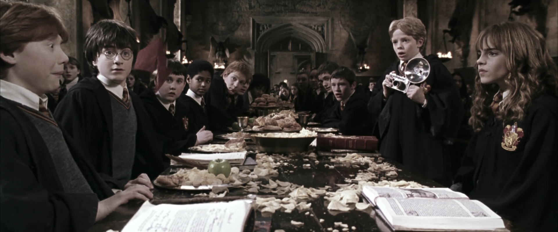 EmmaWatsonFan-dot-nl_HarryPotterandtheChamberOfSecrets1017.jpg