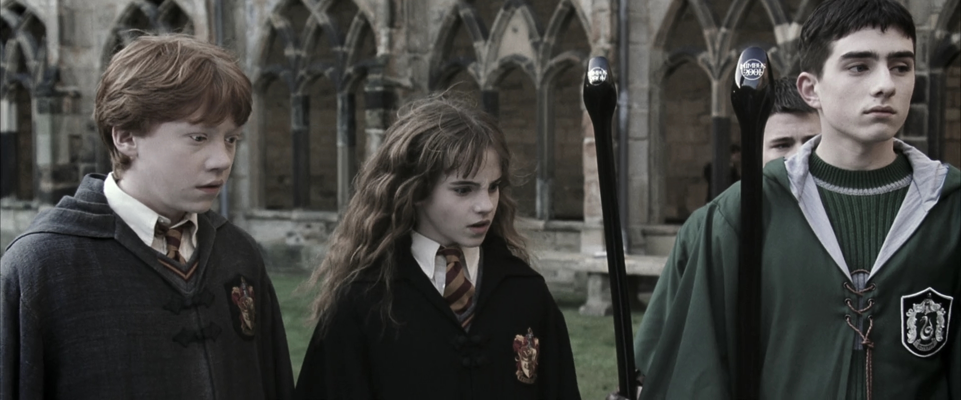 EmmaWatsonFan-dot-nl_HarryPotterandtheChamberOfSecrets1256.jpg