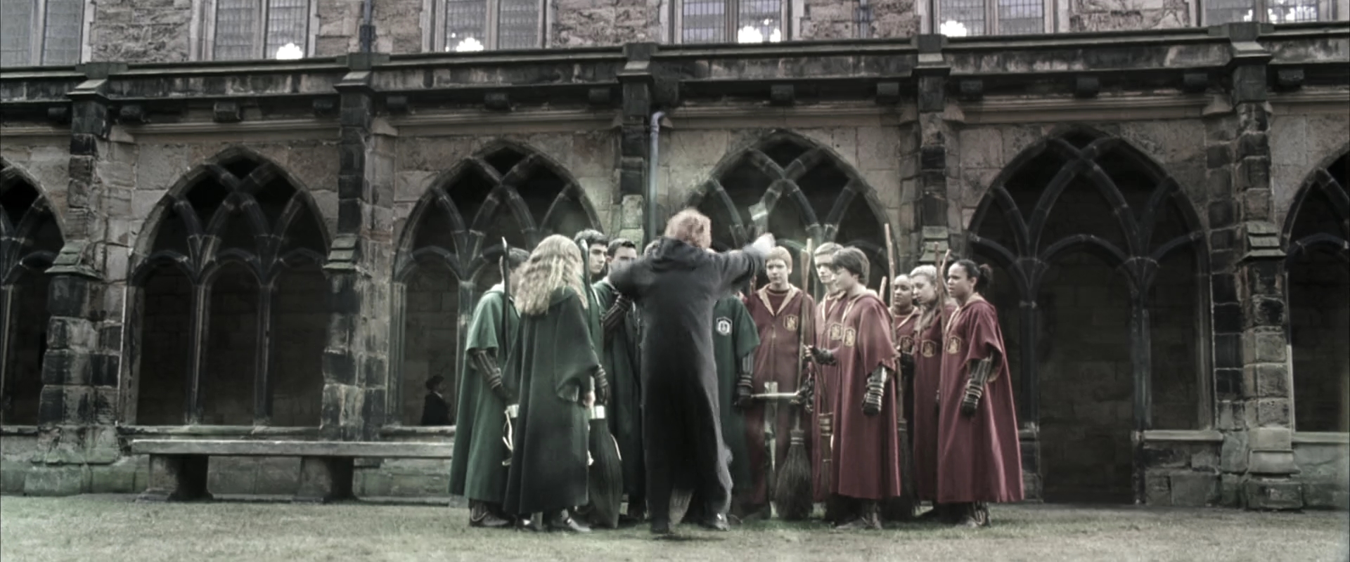 EmmaWatsonFan-dot-nl_HarryPotterandtheChamberOfSecrets1285.jpg EmmaWatsonFan-dot-nl_HarryPotterandtheChamberOfSecrets1285.jpg